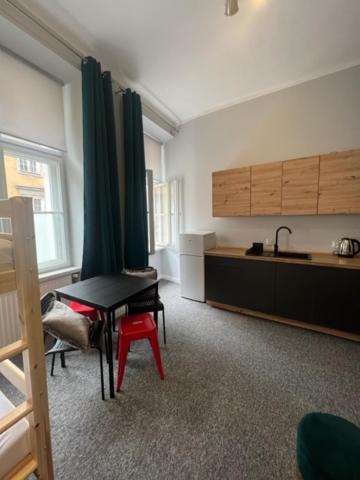 Hostel Plac Kolegiacki Poznan Exterior photo